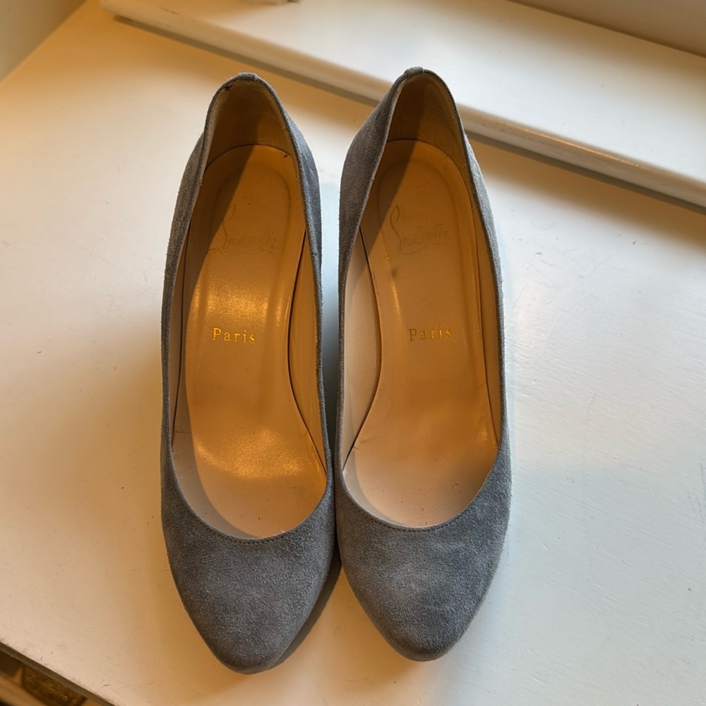 Christian Louboutin Size 38 Gray Suede